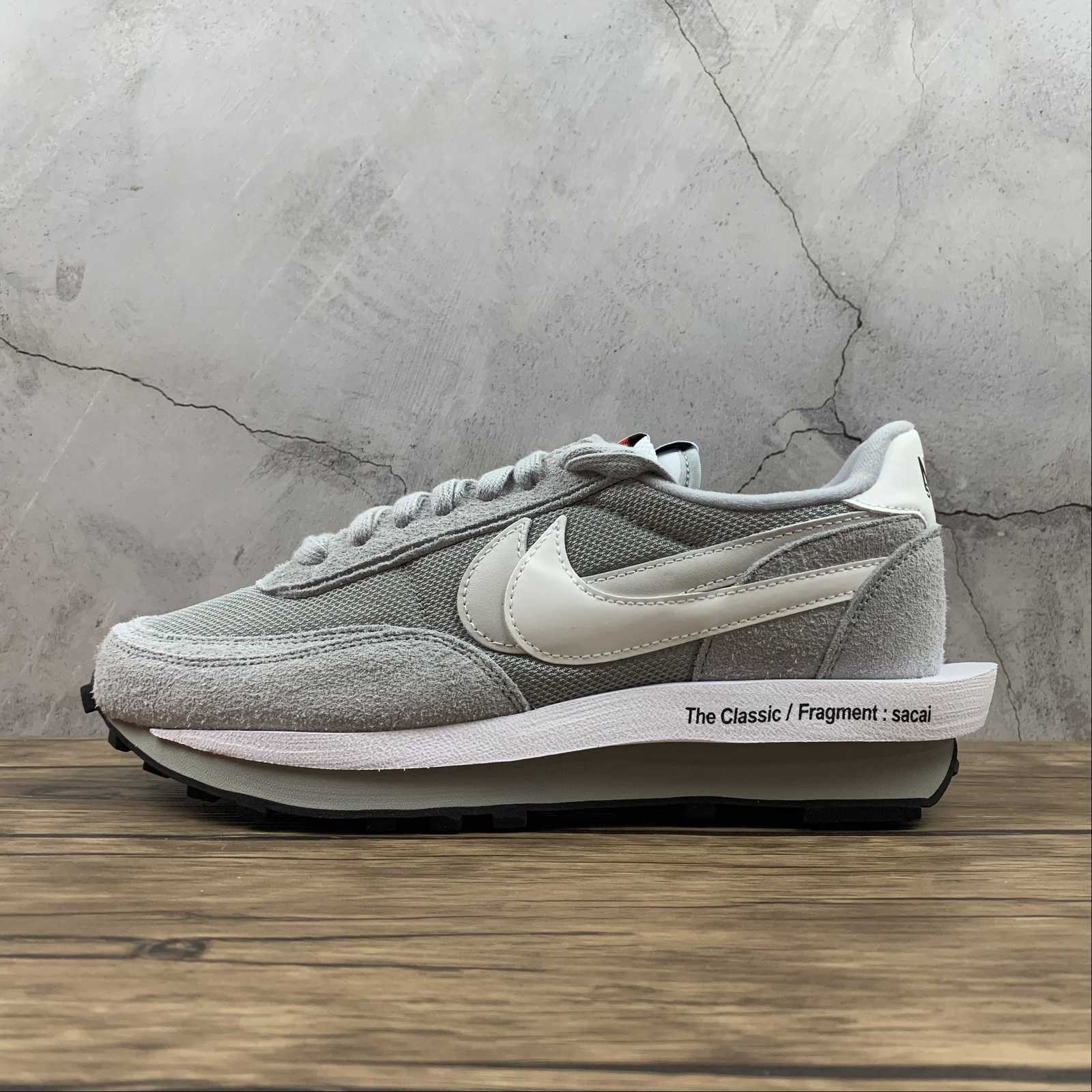Tênis Nike LDWaffle