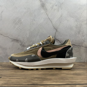 Tênis Nike LDWaffle