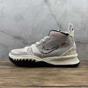 Tênis Nike Kyrie 7