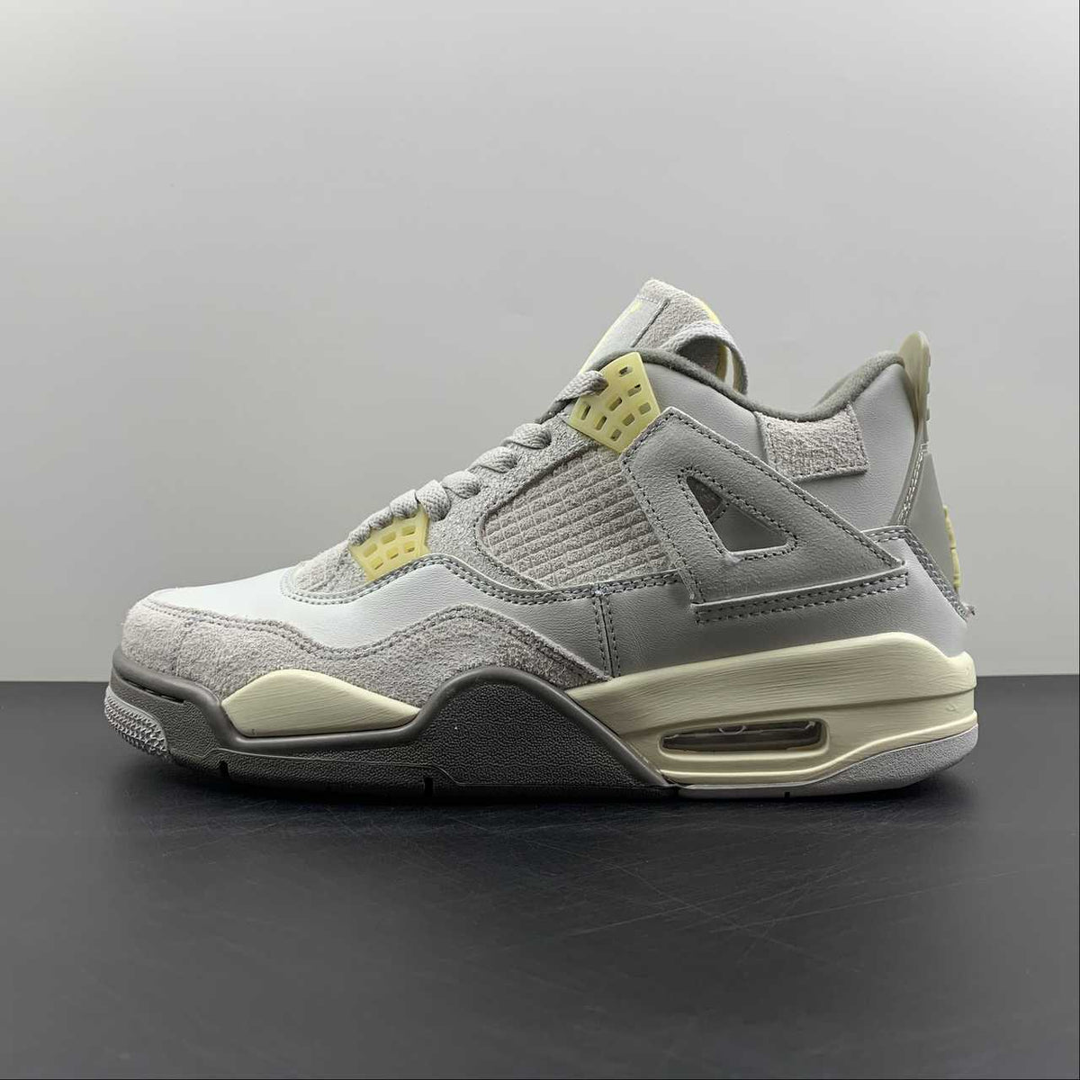 Tênis Nike Air Jordan 4 Retro
