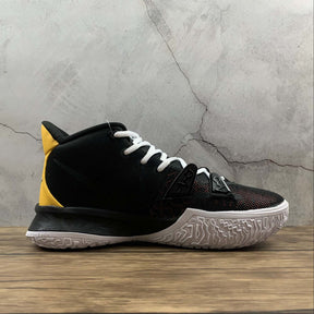 Tênis Nike Kyrie 7